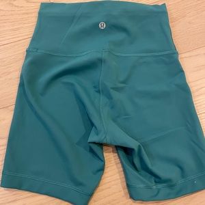 Lululemon WUNDER TRAIN HIGH-RISE SHORT 6" (Teal Lagoon) (Size 4) (Like New)